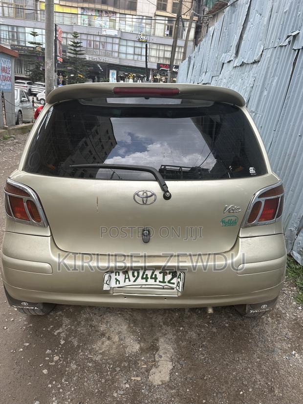 Toyota Vitz 2003 Gold