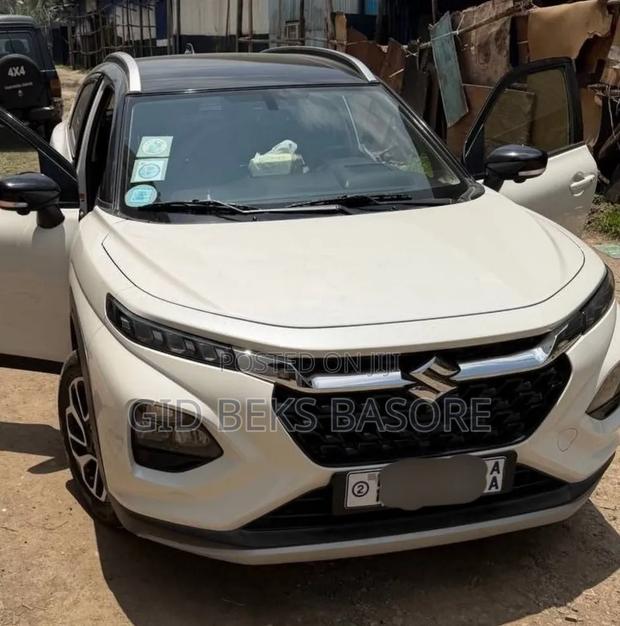 Suzuki Fronx 2025 White