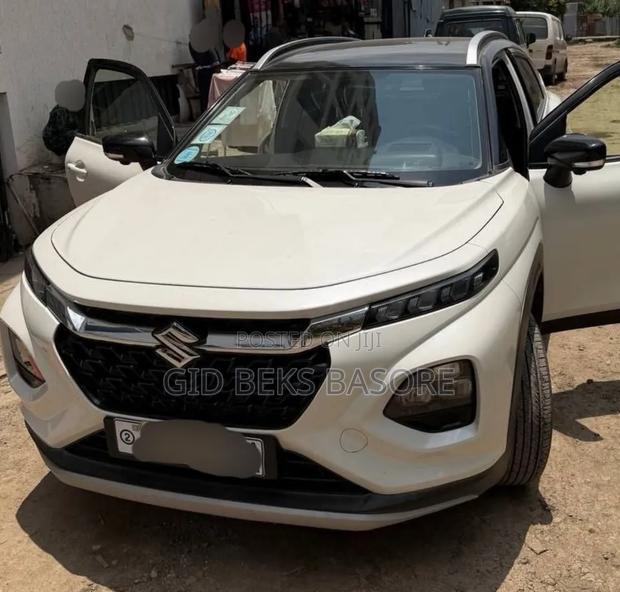 Suzuki Fronx 2025 White
