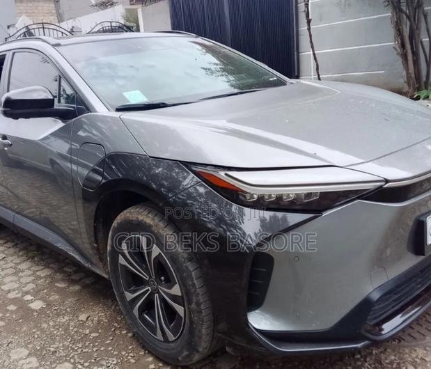 Toyota bZ4X 71.4 kWh FWD 2022 Gray
