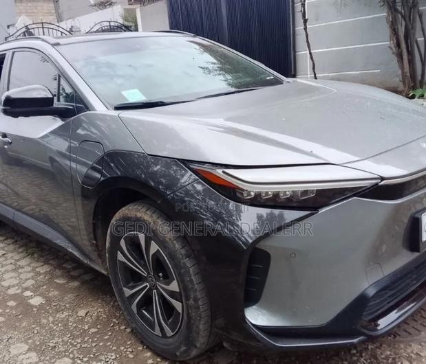 Toyota bZ4X 71.4 kWh FWD 2022 Gray