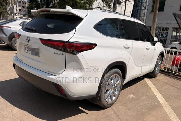 Toyota Highlander 2023 White