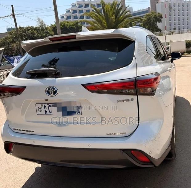 Toyota Highlander 2023 White