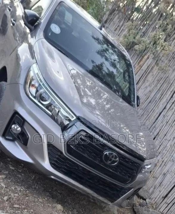 Toyota Hilux Revo Double Cab Deisel 2.8 AWD 2020 Silver