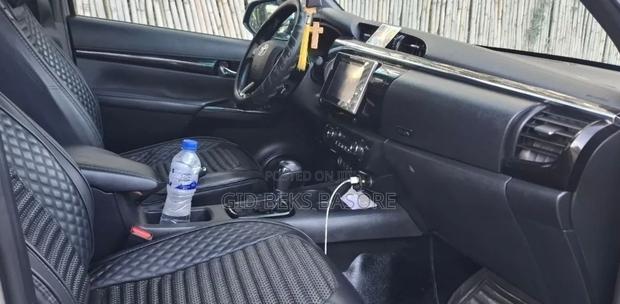 Toyota Hilux Revo Double Cab Deisel 2.8 AWD 2020 Silver
