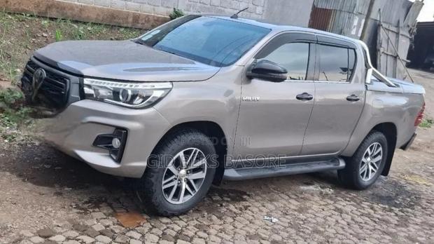 Toyota Hilux Revo Double Cab Deisel 2.8 AWD 2020 Silver