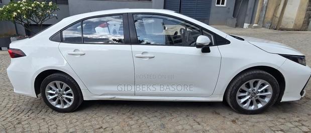 Toyota Corolla 2022 White