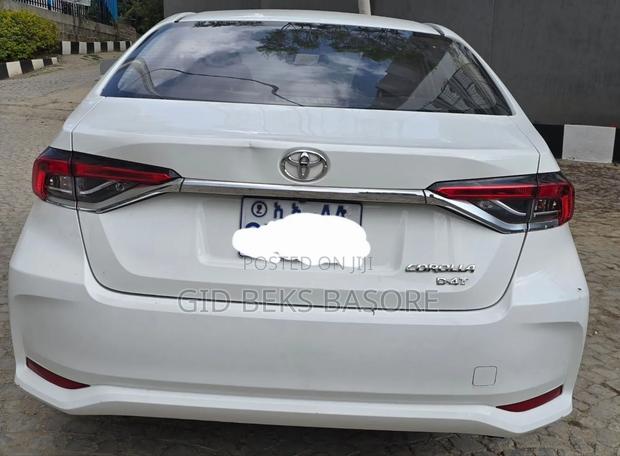 Toyota Corolla 2022 White