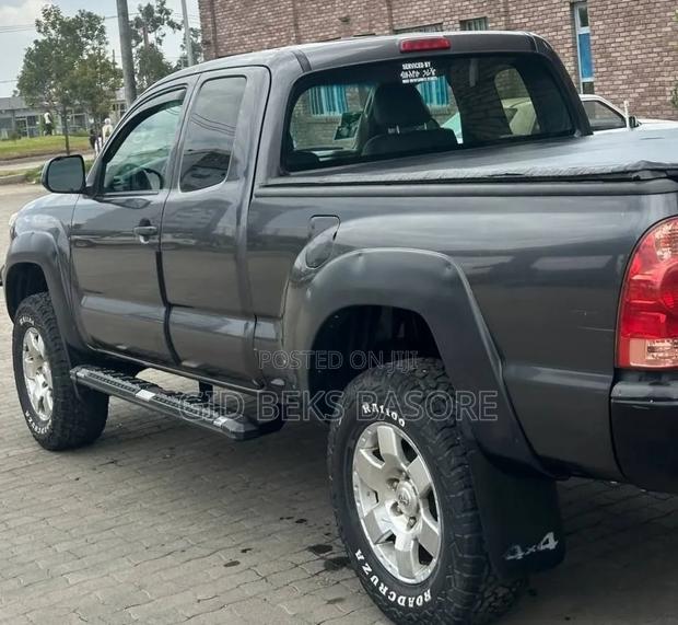 Toyota Tacoma 2014 Gray