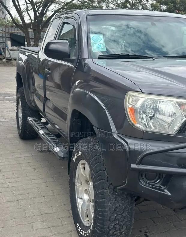 Toyota Tacoma 2014 Gray