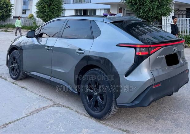 Toyota bZ4X 2024 Gray