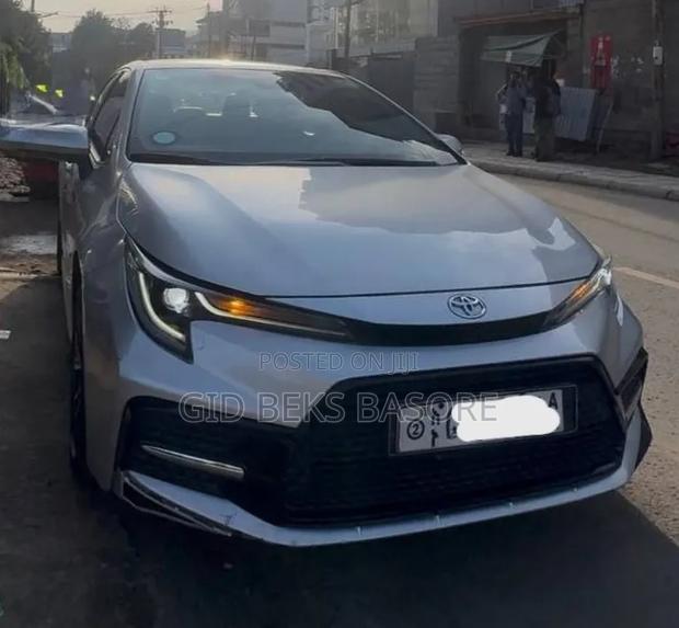 Toyota Corolla 2022 Silver