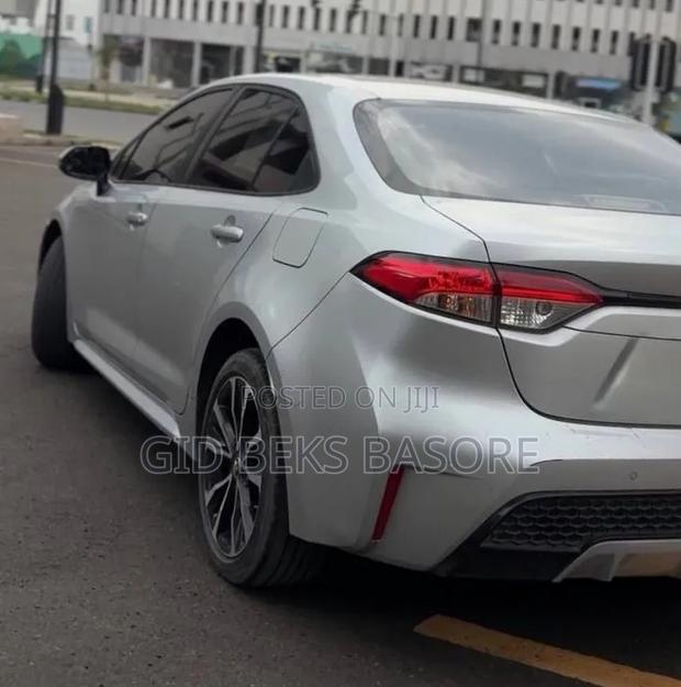 Toyota Corolla 2022 Silver