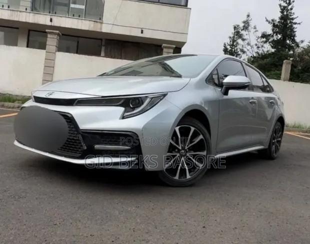 Toyota Corolla 2022 Silver