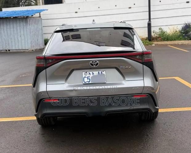 Toyota bZ4X 71.4 kWh AWD 2023 Gray