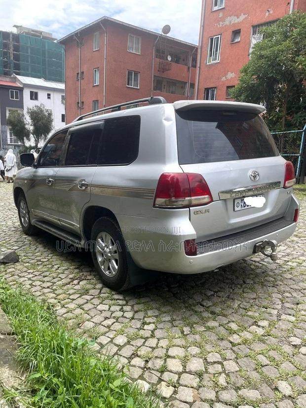 Toyota Land Cruiser 2010 Purple