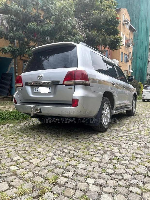 Toyota Land Cruiser 2010 Purple
