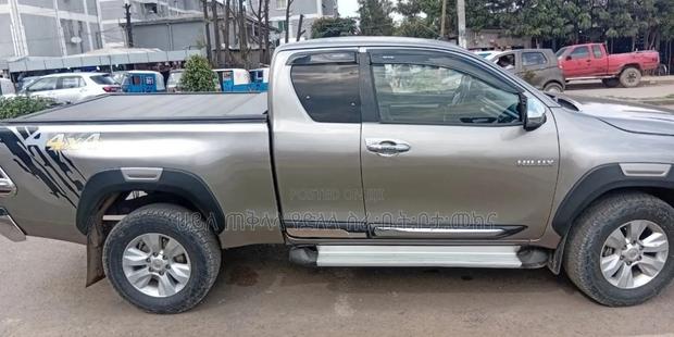 Toyota Hilux 2017 Purple