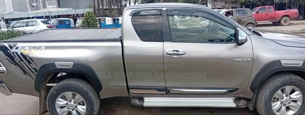 Toyota Hilux 2017 Purple