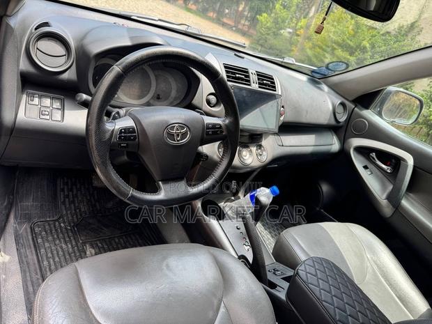 Toyota RAV4 2011 Black
