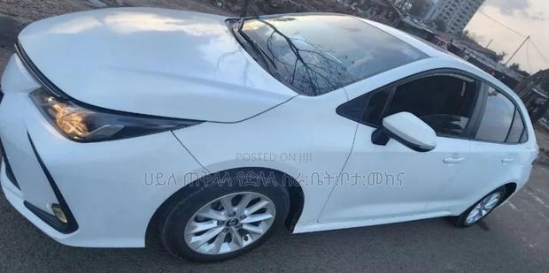 Toyota Corolla 2022 White