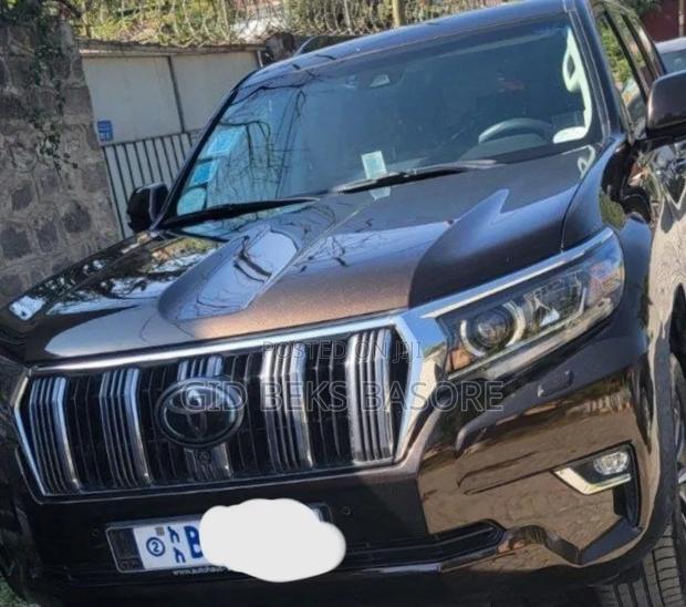 Toyota Land Cruiser Prado 2018 Brown