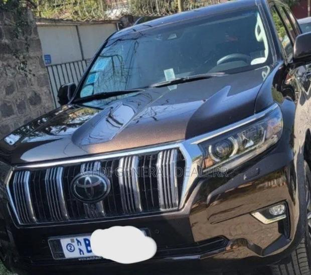 Toyota Land Cruiser Prado 2018 Brown
