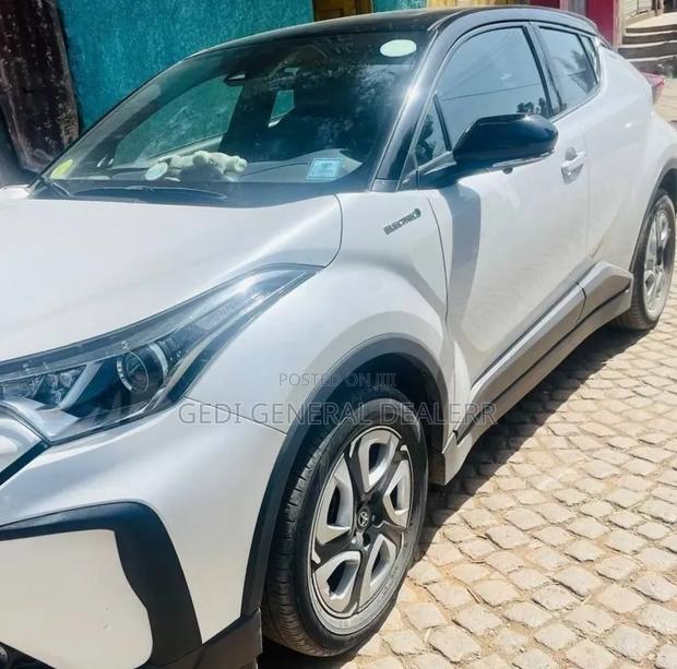 Toyota C-HR 2022 White