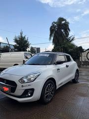 Suzuki Swift 2022 White for sale