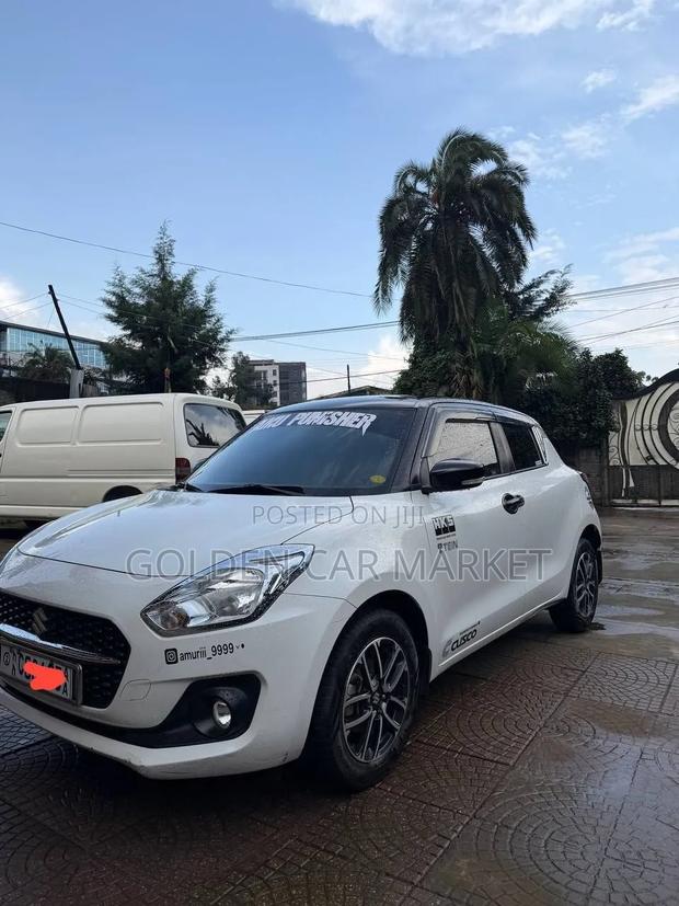 Suzuki Swift 2022 White