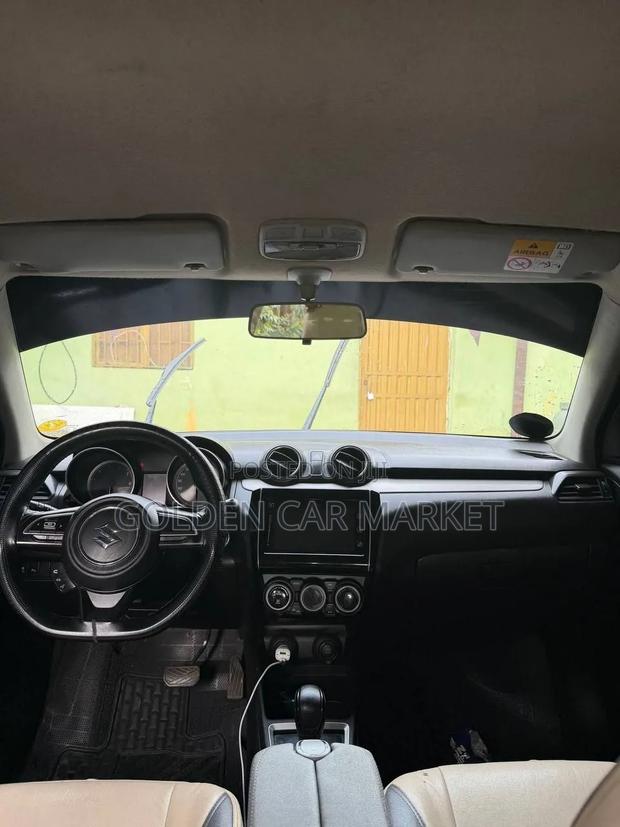 Suzuki Swift 2022 White