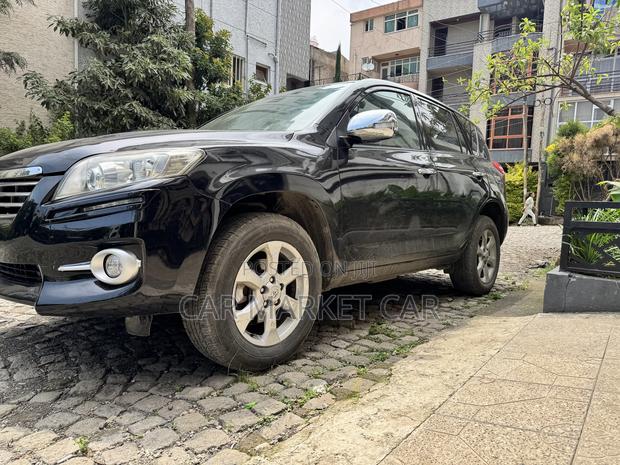 Toyota RAV4 2011 Black