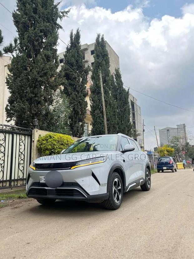 BYD Yuan Up 2025 Beige