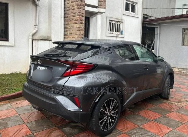 Toyota C-HR 2020 Gray