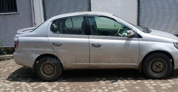Toyota Platz 2003 Silver