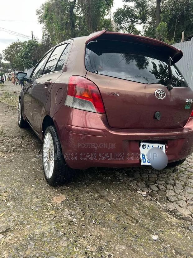 Toyota Yaris 2010 Burgundy