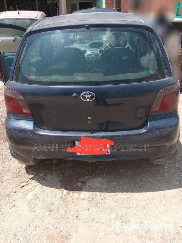 Toyota Vitz 2001 Blue