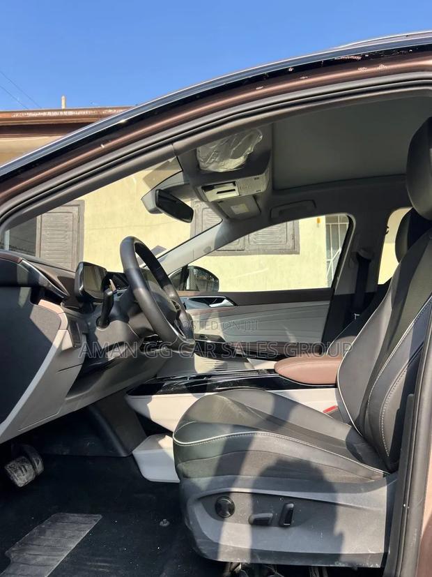Volkswagen ID.6 2022 Gray