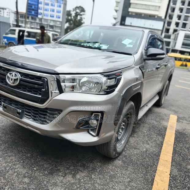 Toyota Hilux 2019 Gray