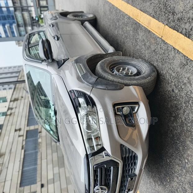Toyota Hilux 2019 Gray