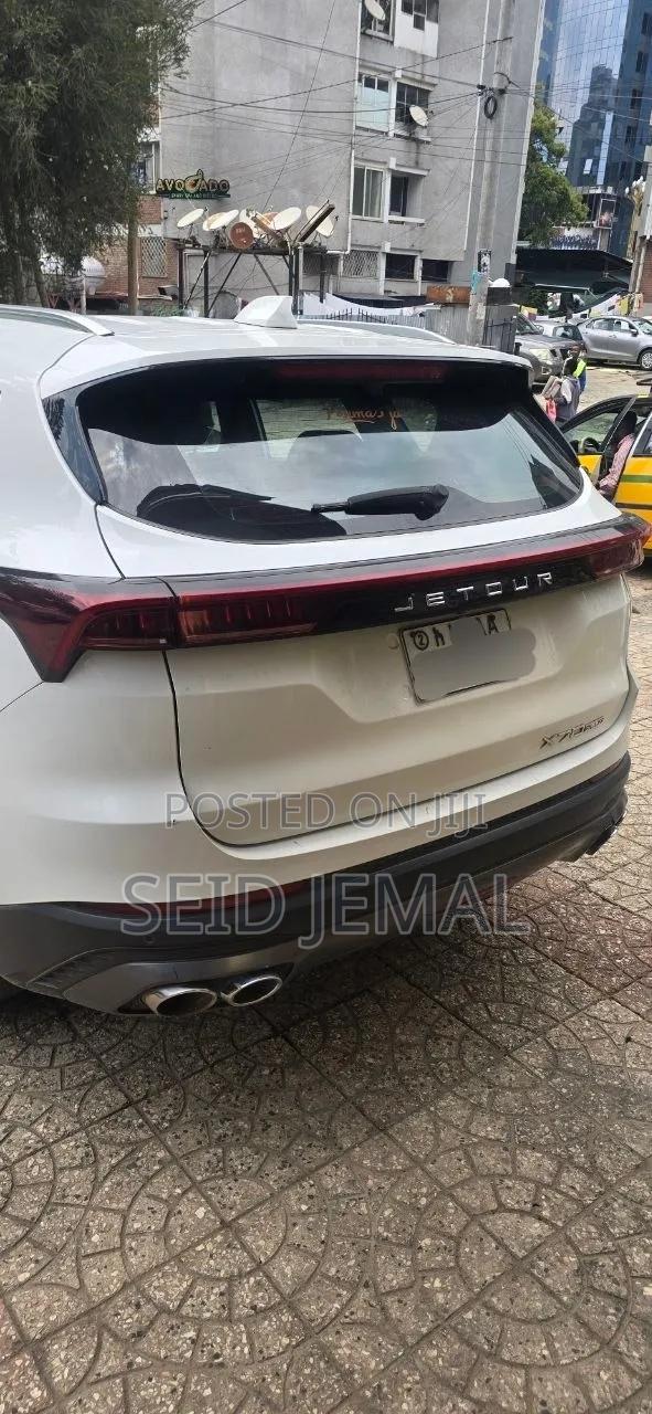 Jetour X70 Plus 2022 White