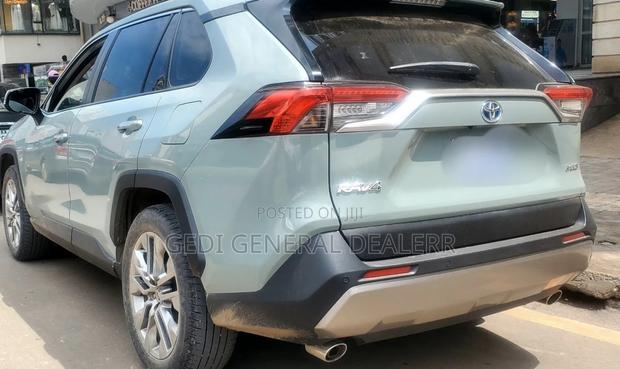 Toyota RAV4 2022 Gray