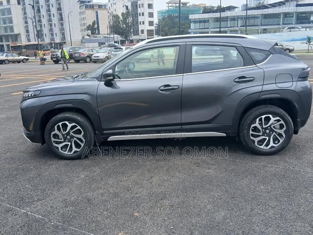 Suzuki Fronx 2025 Gray