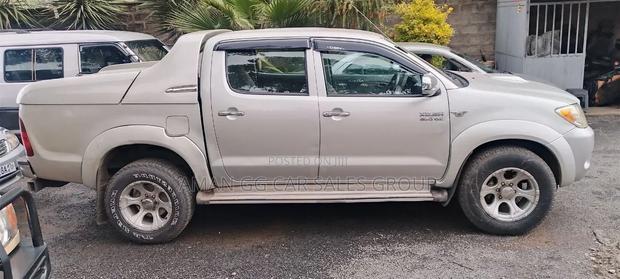 Toyota Hilux 2010 Silver