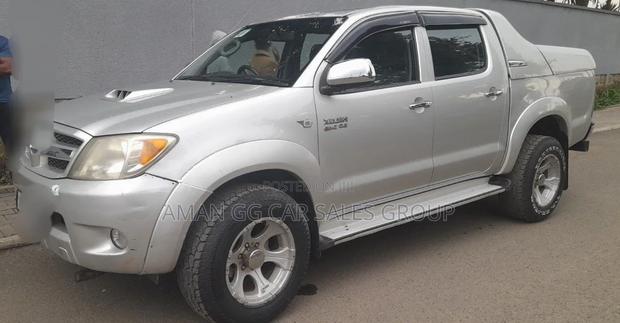 Toyota Hilux 2010 Silver