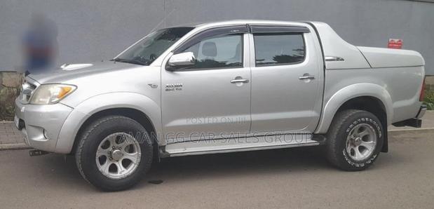 Toyota Hilux 2010 Silver