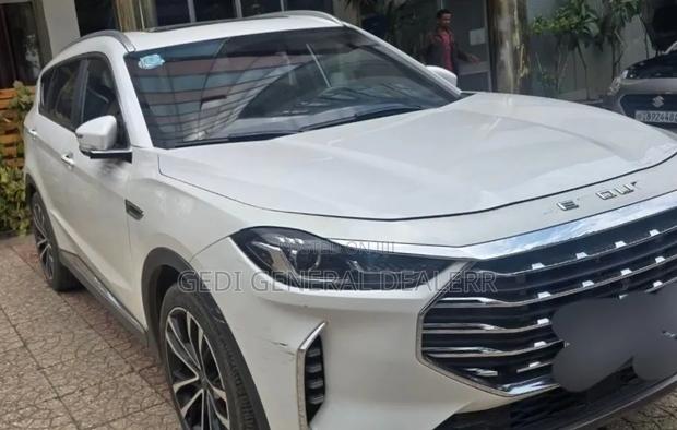 Jetour X70 Plus 2022 White
