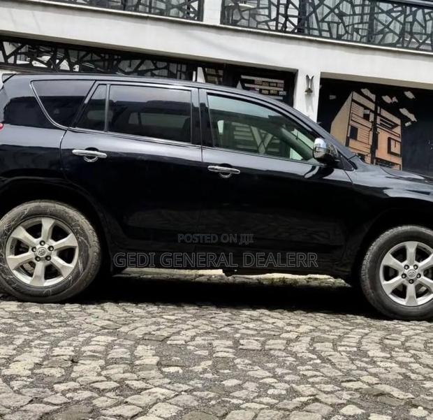 Toyota RAV4 2011 Black