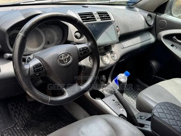 Toyota RAV4 2011 Black