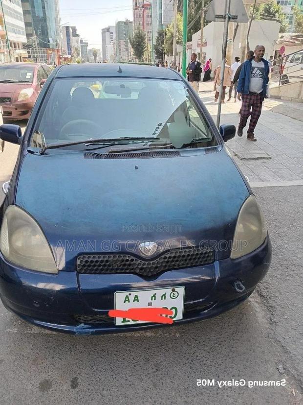 Toyota Vitz 2001 Blue